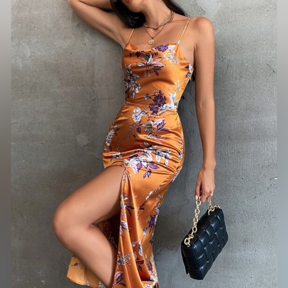 NWOT Floral print, draped collar, slit side